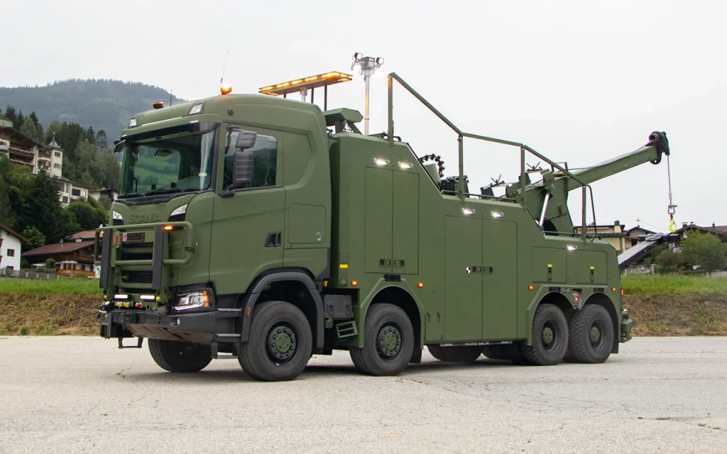 Новий важкий евакуатор армії Люксембургу - Scania 660S CS20N на шасі 8х8