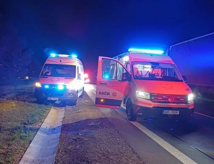 Около 30 человек ехали в полуприцепе по Чехии - иммигранты сами вызвали полицию